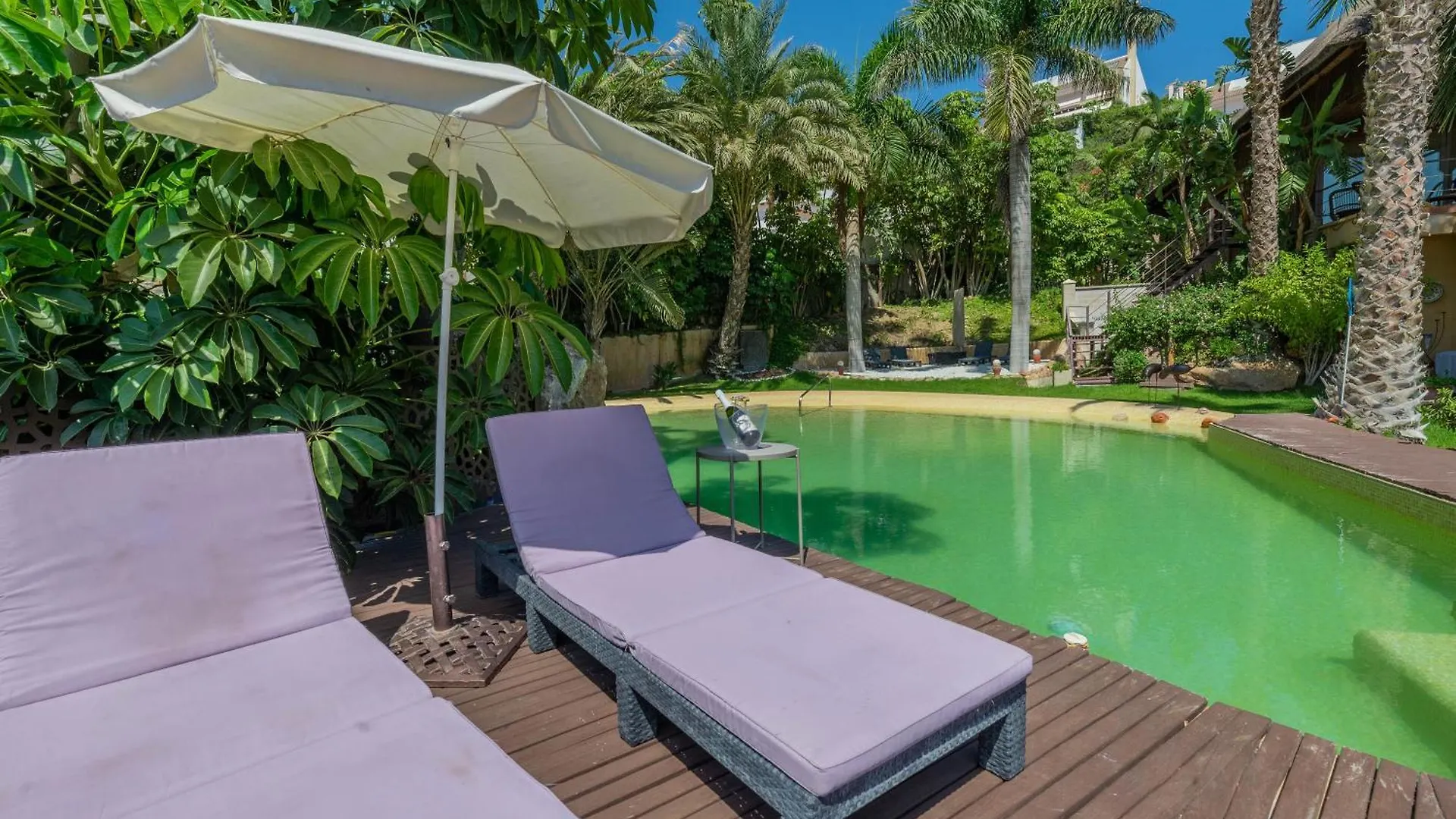 Villa Indonesian Palace Luxurious Boutique Malaga