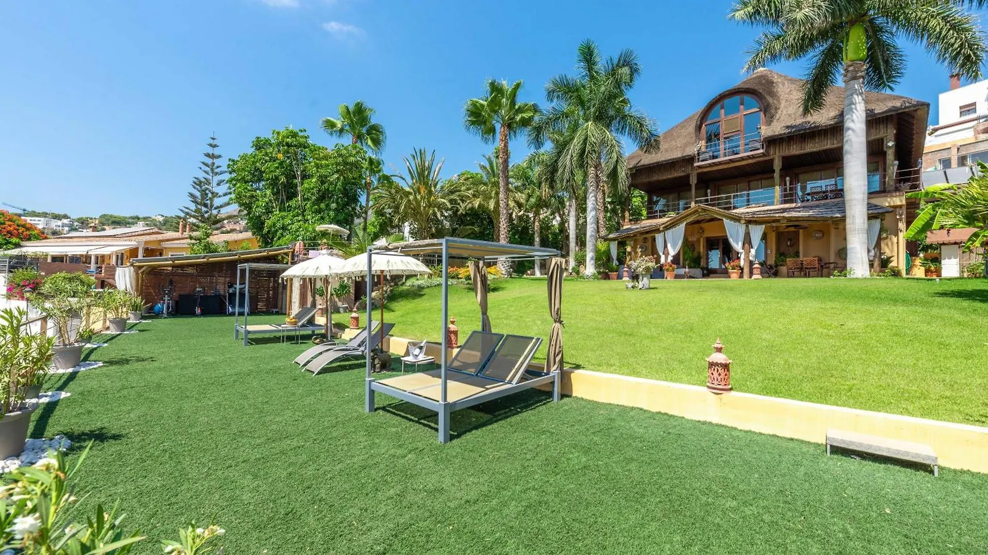 Villa Indonesian Palace Luxurious Boutique Malaga