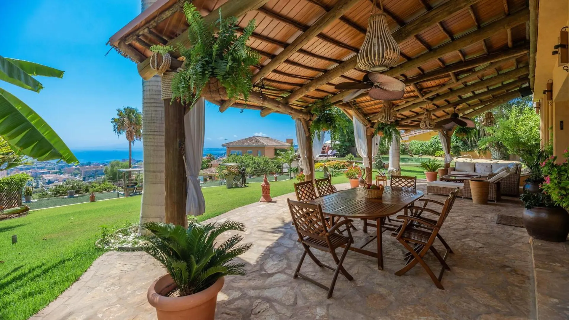 Indonesian Palace Luxurious Boutique Malaga