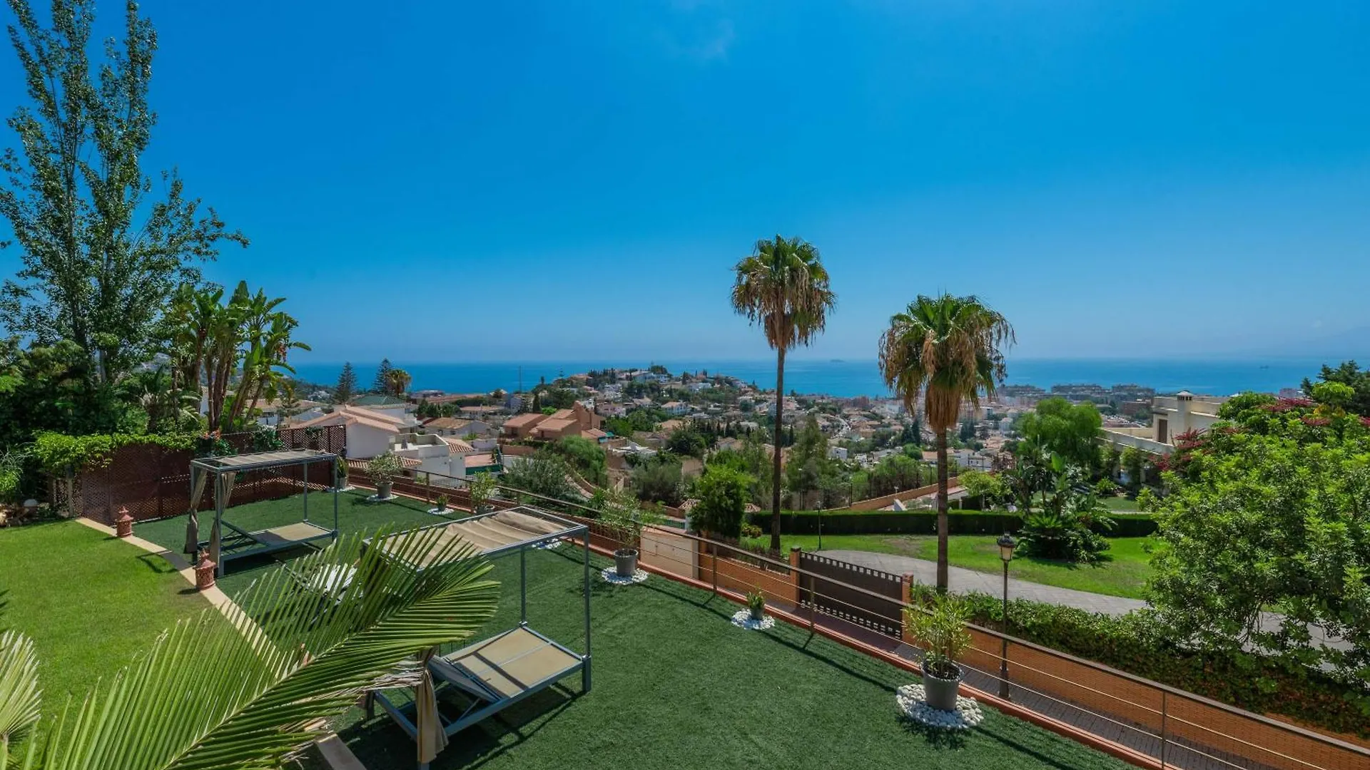 Villa Indonesian Palace Luxurious Boutique Malaga