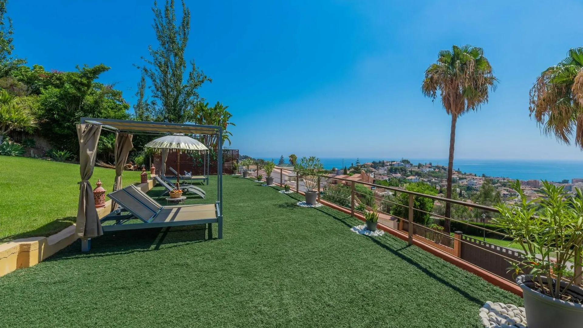 Indonesian Palace Luxurious Boutique Malaga 0*,  Spain